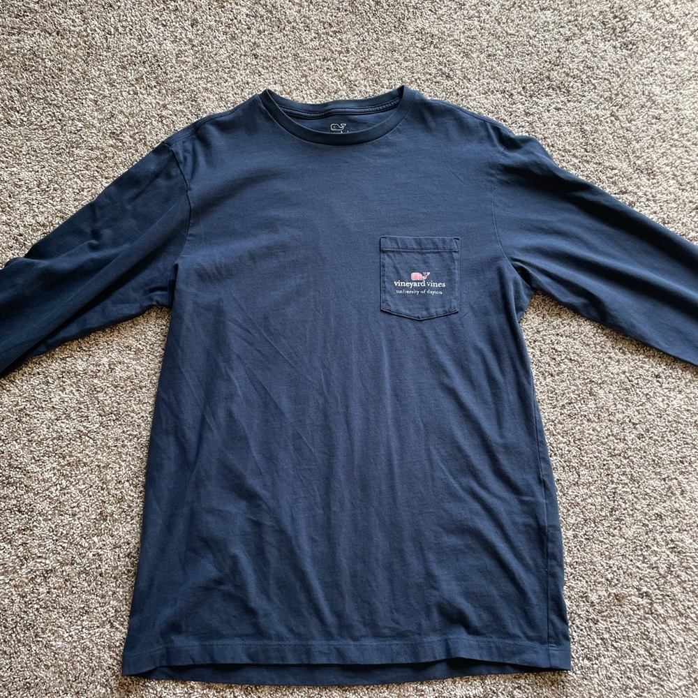 University of Dayton men’s vineyard vines pocket tee